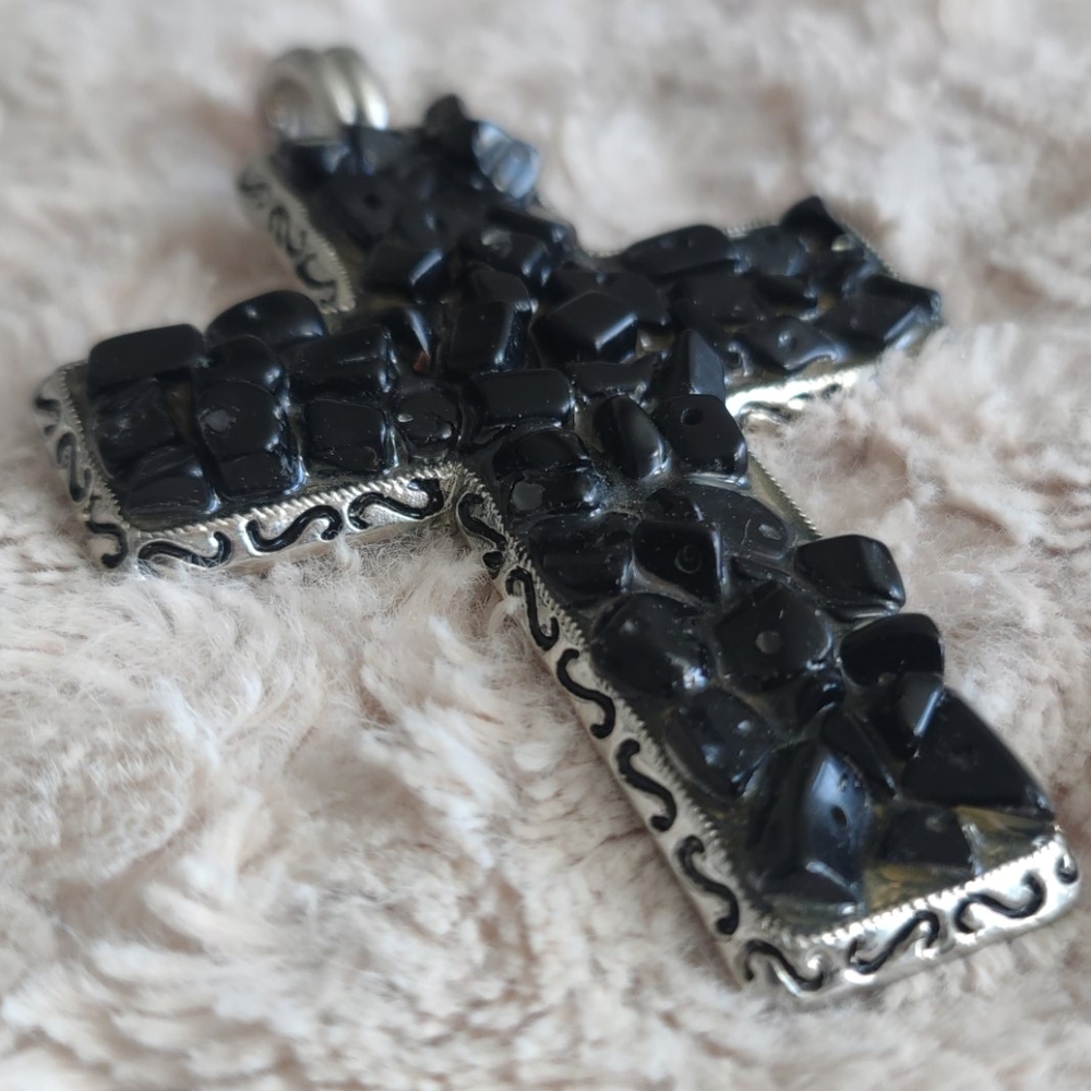 🎄Black Chunk Necklace w/ Black Stone Cross Pendant - Picture 2 of 11